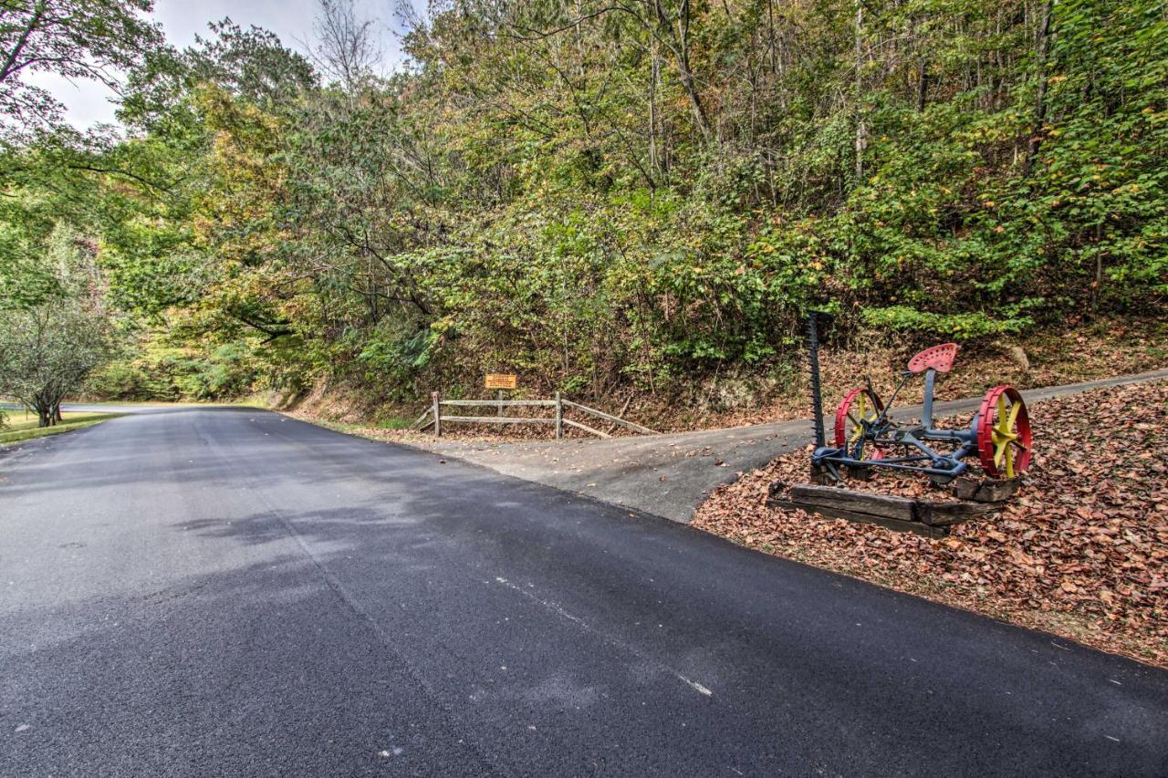 Pigeon Forge Scenic Solitude With Private Hot Tub! ภายนอก รูปภาพ